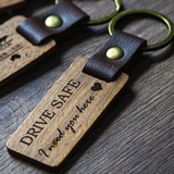 Persönlicher Schlüsselanhänger aus Holz – Deine Botschaft zum Mitnehmen